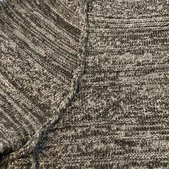 Carbon 2 Cobalt Heathered Gray and Black Sweater - Picture 7 of 8